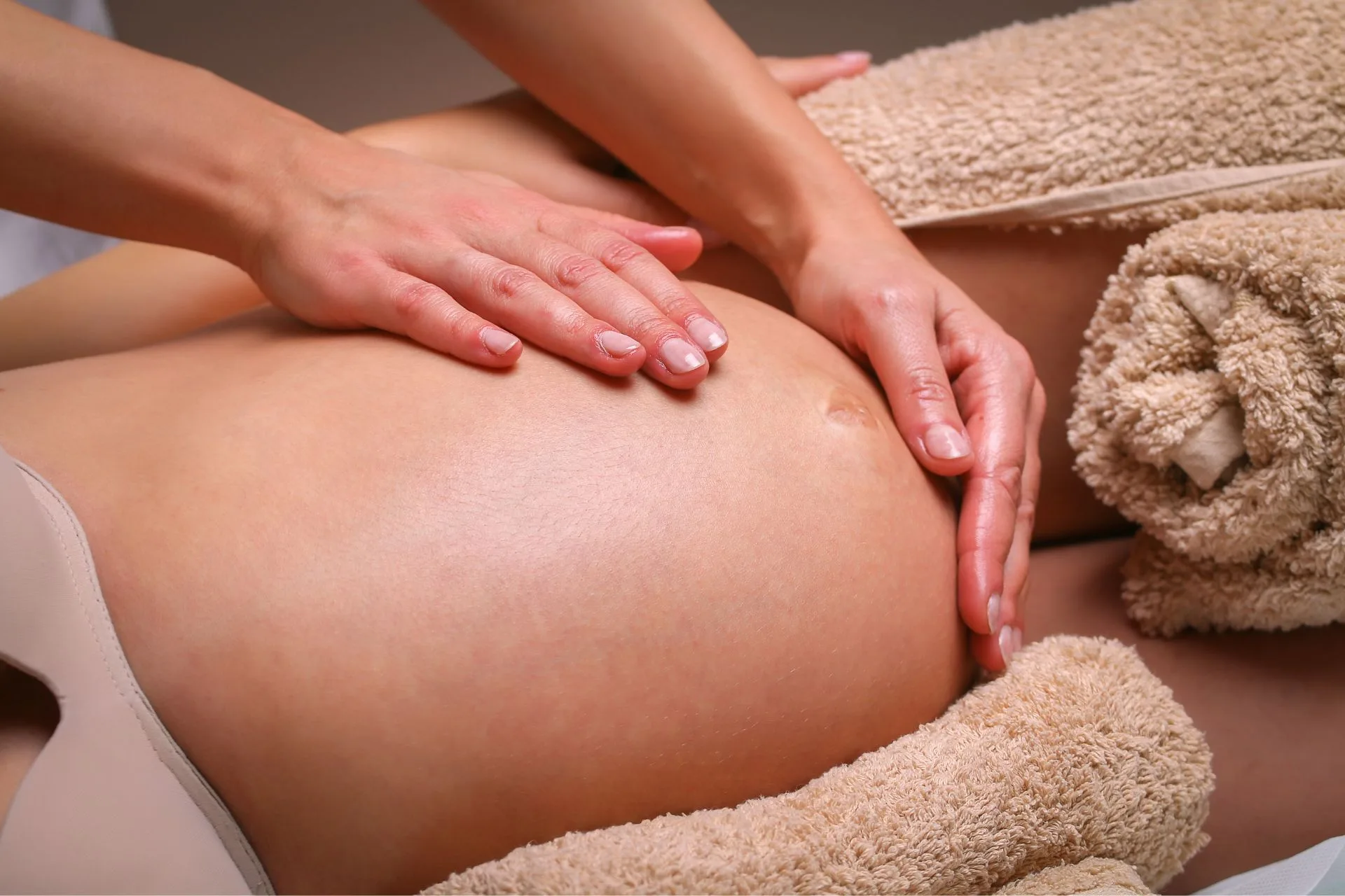 Massage prénatal femme enceinte Montlhéry Essonne